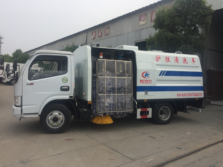城市护栏清洗车
