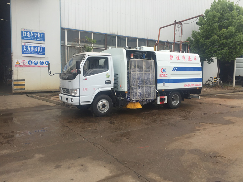 城市护栏清洗车