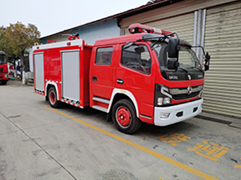 程力水罐消防车