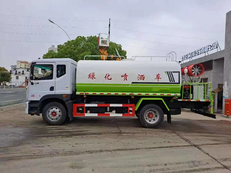 东风D9洒水车厂家现车优惠推荐